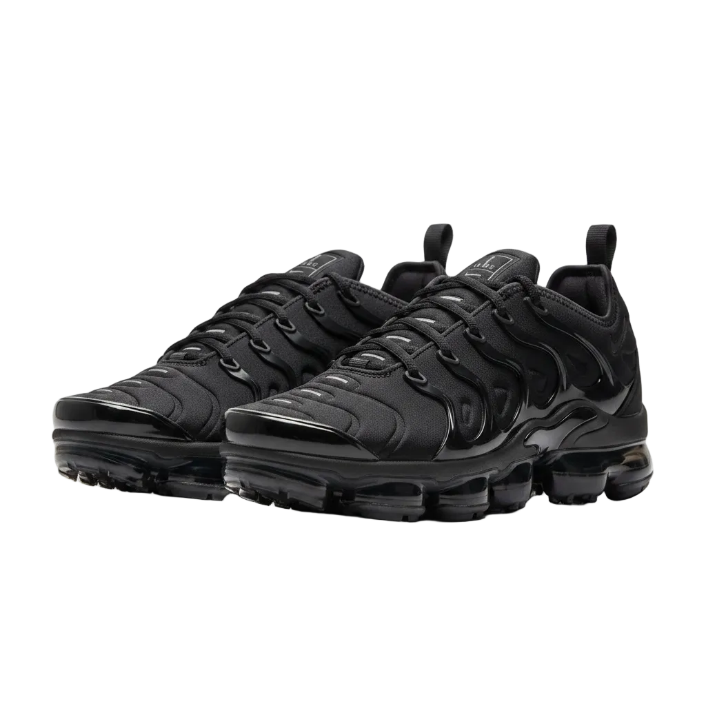 Nike VaporMax Plus Black - kärki vasemmalle